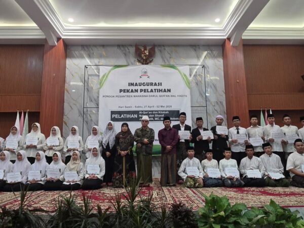Inaugurasi untuk Santri Berprestasi
