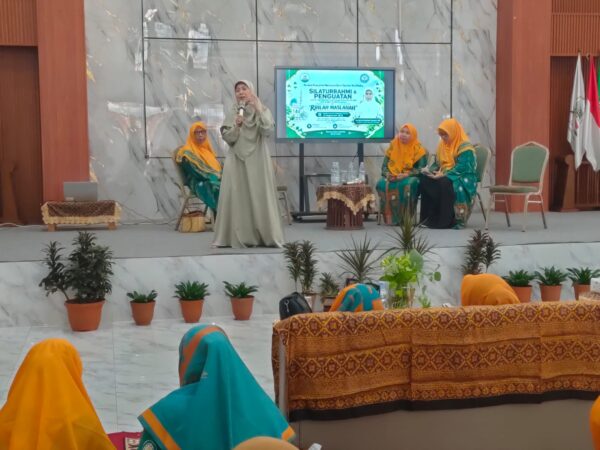 60 Ulama Perempuan Brebes Silaturahmi ke PP Mahasina, Bahas Pendidikan dan Kaderisasi Guru