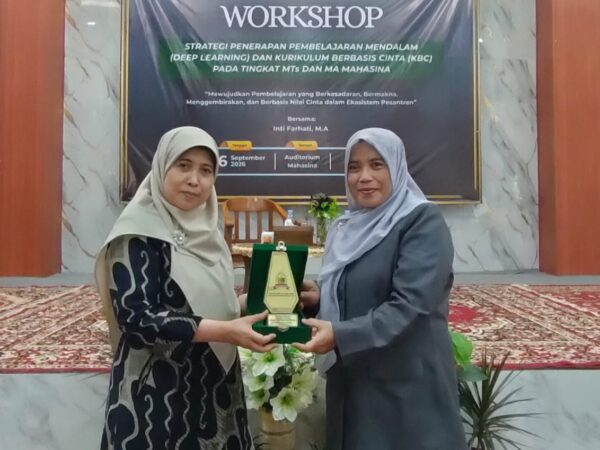 Dengan Dukungan Penerbit Erlangga, PP Mahasina Adakan Pelatihan Kurikulum Berbasis Cinta (KBC) dan Pembelajaran Mendalam