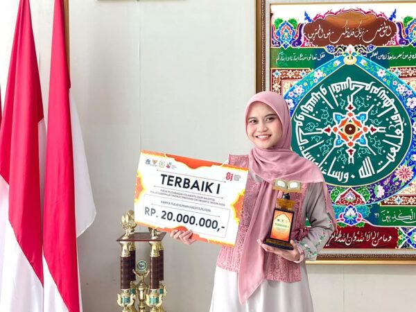 Tazqiya Noor Hidayat: Berbekal Ilmu Menulis di PP Mahasina, Bisa Juara I Provinsi DKI Jakarta dan Bersiap ke Lomba Tingkat Nasional